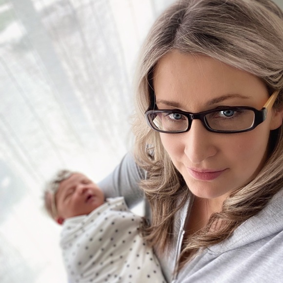 Meet your Posher, Danielle - Picture 2 of 3